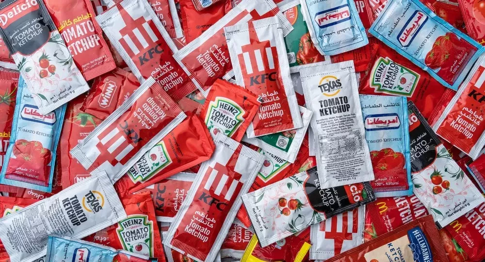 Imagen de Cero plásticos y el fin de los sobres de kétchup: así afecta a España el nuevo reglamento europeo de residuos