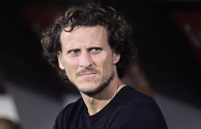 Imagen de La AUF se inclina por Diego Forlán para dirigir la Sub 20 y los amistosos de la mayor