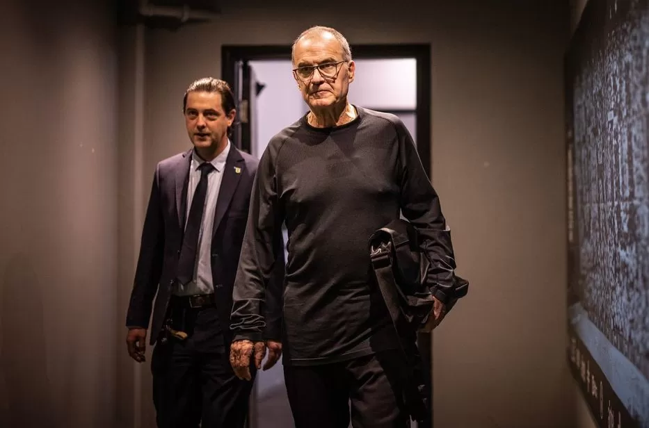 Imagen de "No hay nadie queriendo tirarse del barco o pidiendo cabezas": Alonso sobre la selección