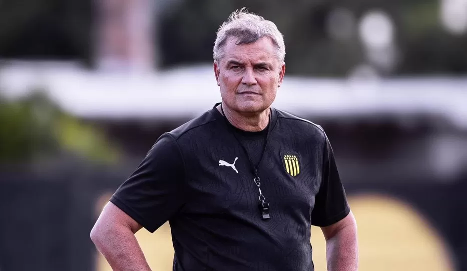 Imagen de Peñarol: el “muy buen periodo de pases” según Aguirre, qué pasa con Arezo y las finales