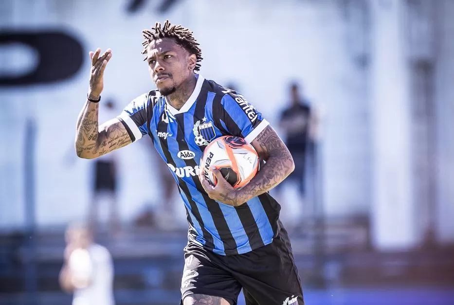 Imagen de “Todo está avanzado” para que Abel Hernández llegue a Peñarol para la temporada 2026