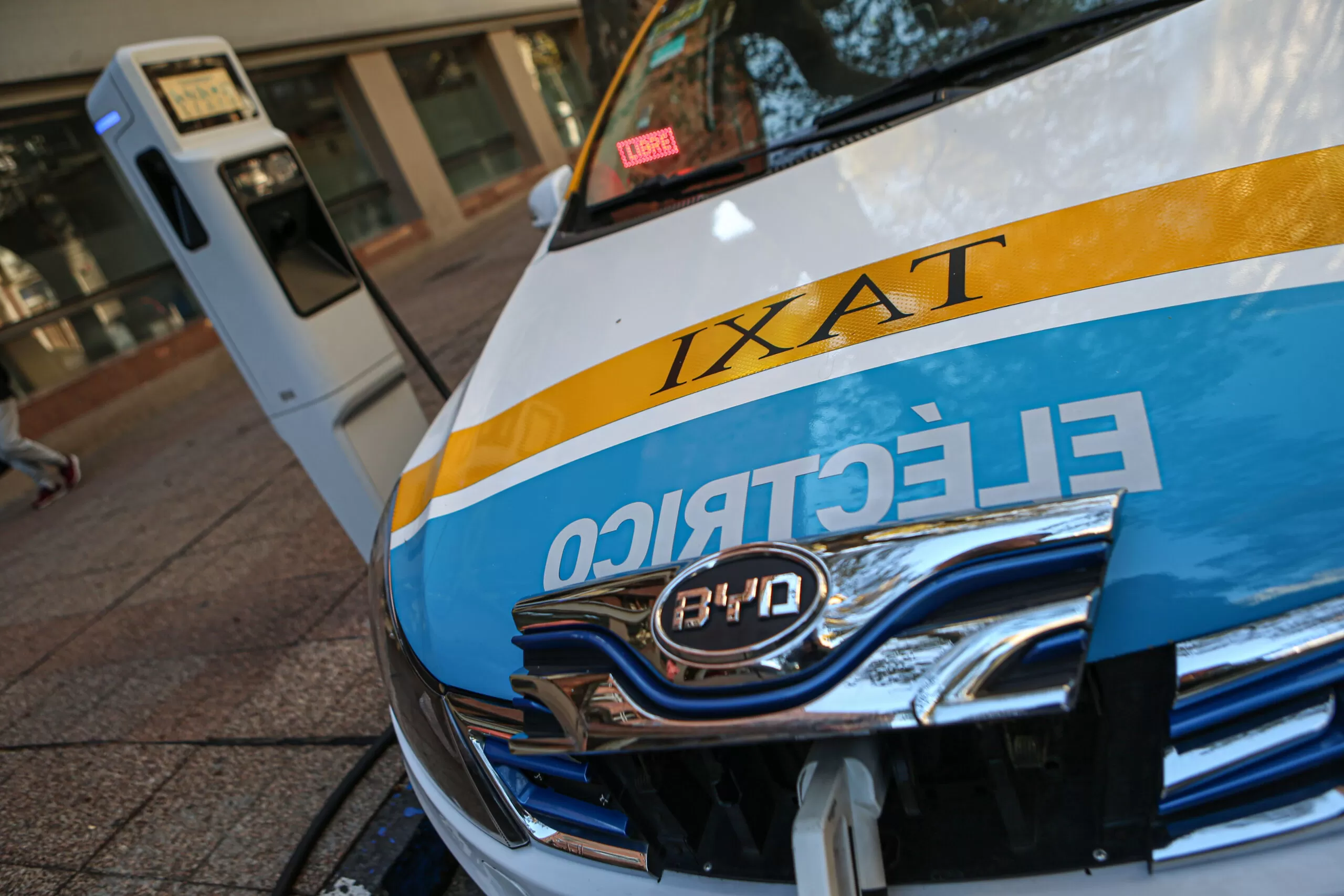 Imagen de UTE prevé instalar 300 nuevos cargadores para autos eléctricos en diferentes puntos del país en 2026